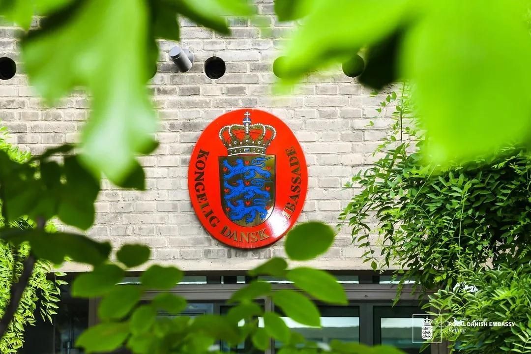 封面绘制中...